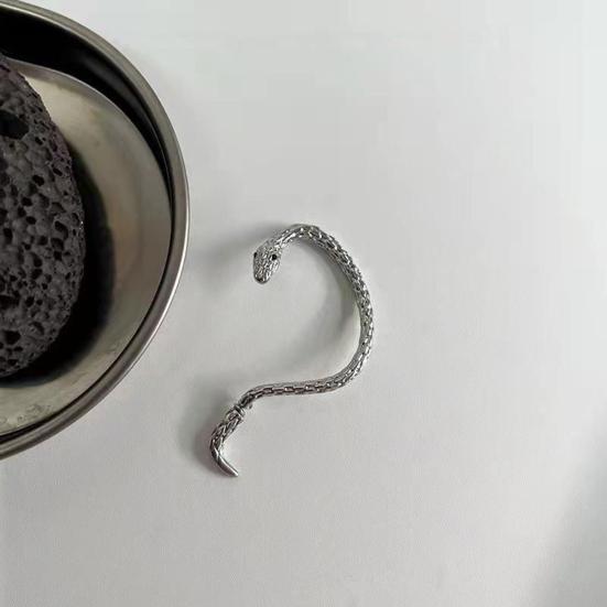 1/2 Stück Unisex-Ohrclip in Schlangenform, polierte Legierung, Retro-Hip-Hop-Stil, amerikanischer Stil, Straße, 3D-geschnitzte Schuppen, Ohrringe, Club-Party-Ohrschmuck