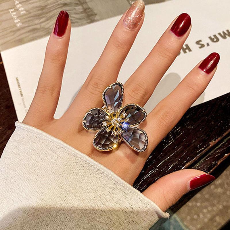 Exaggerated Crystal Flower Ring with Feminine Charm Fashionable Open Ring Design Index Finger Ring
