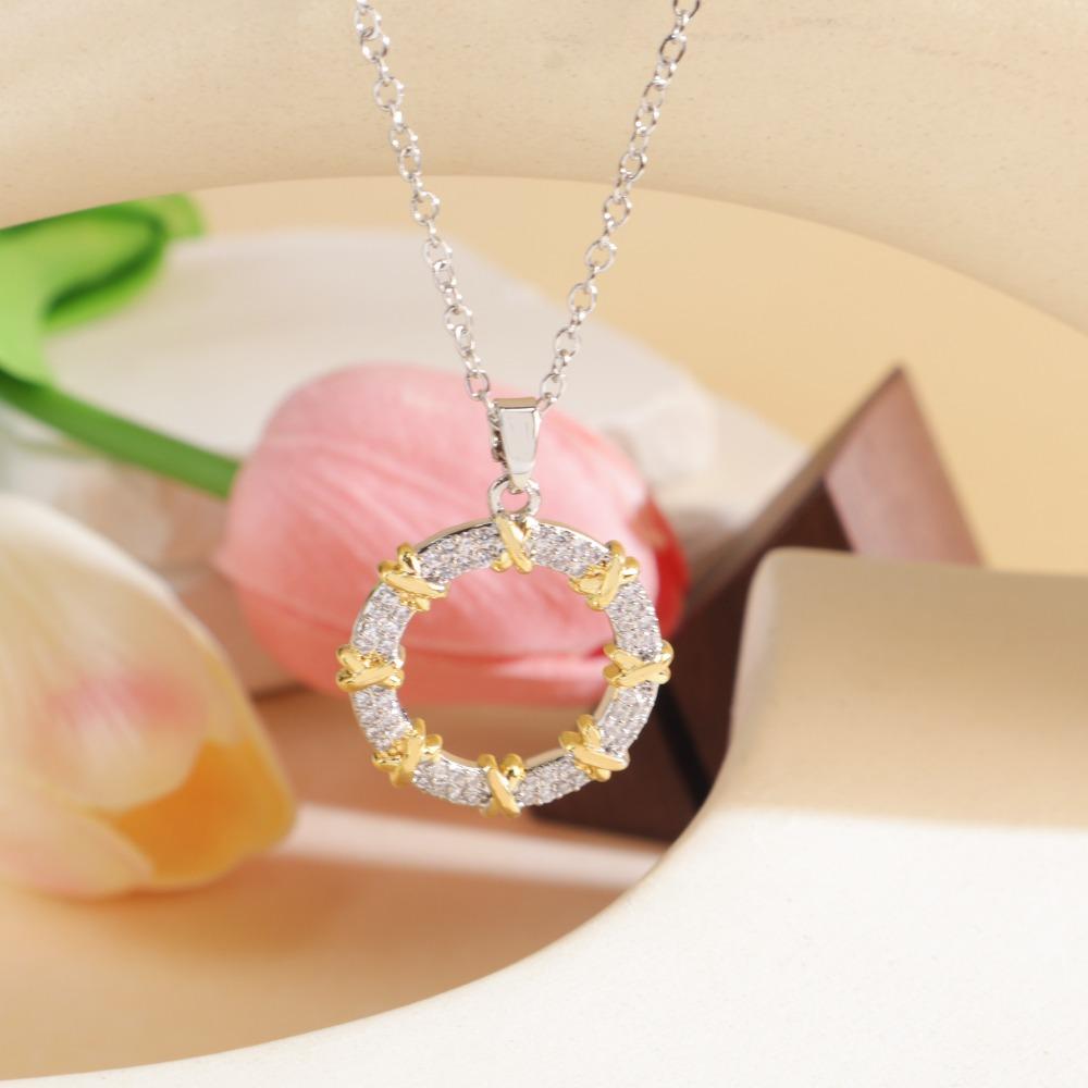 Bracelet Européen et Américain Rétro Bicolore Cuivre Électroplaqué Zirconium Luxe Léger Ne Se Décolore Pas Bracelet Polyvalent Haut de Gamme pour Femme