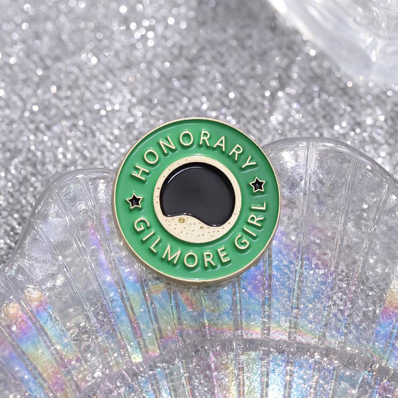 Girls Gilmore Creative Honor Coffee Brooch Distinctive Green Geometric Letter Brooch Pin
