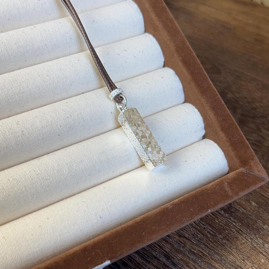 Four Directions Wealth Gold Bar Pendant Necklace: Women's Old Money Style with Love Couple Woven Rope and Clavicle Chain