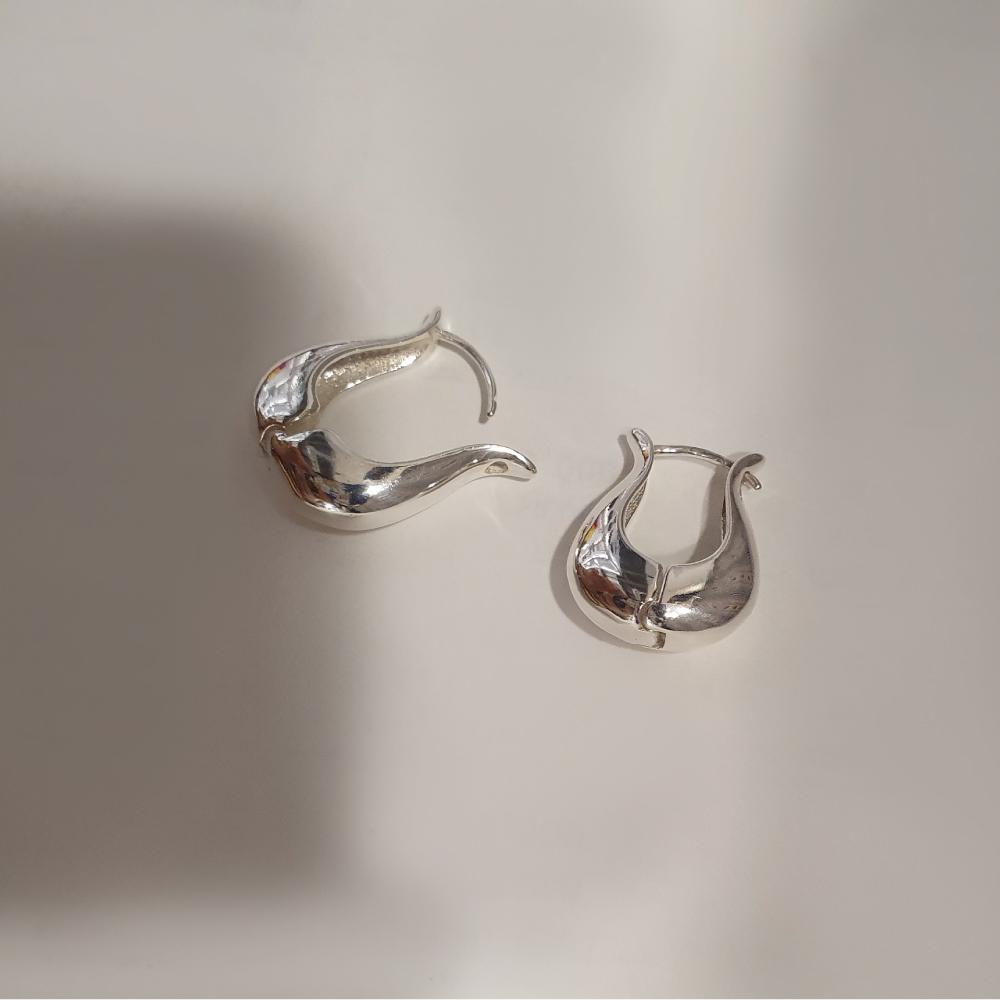 My Omelet Tulip Silver One-Touch Earrings