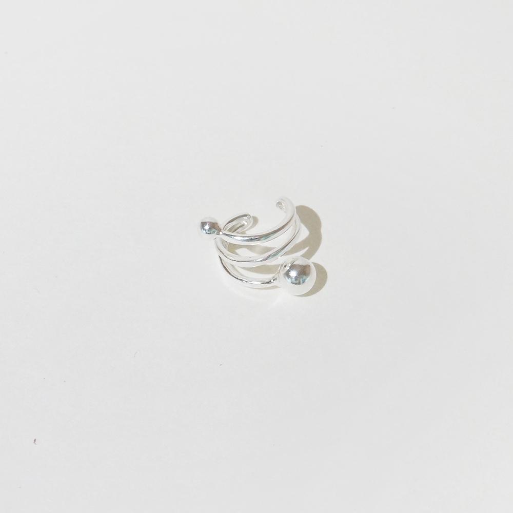 Still Instant Curve Motion - Ear Cuff 06