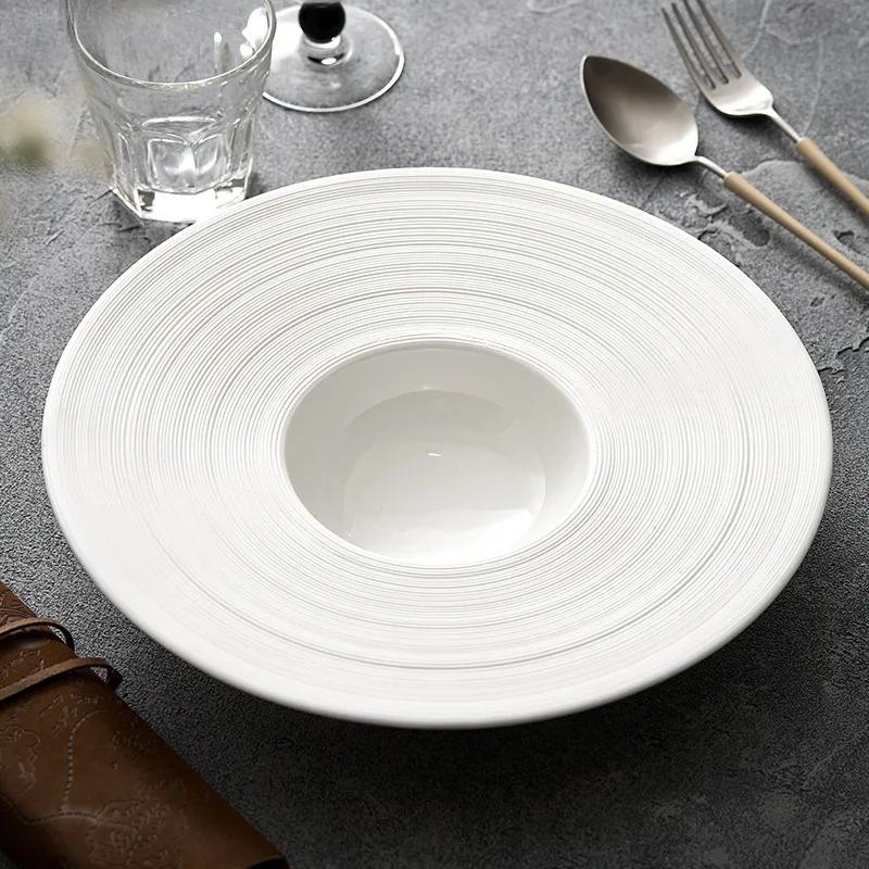 Einfache weiße Keramik-Kochgerichte Nordic Restaurant Molekularküche Hauptgericht Kreative Pasta Dessertteller Geschirr