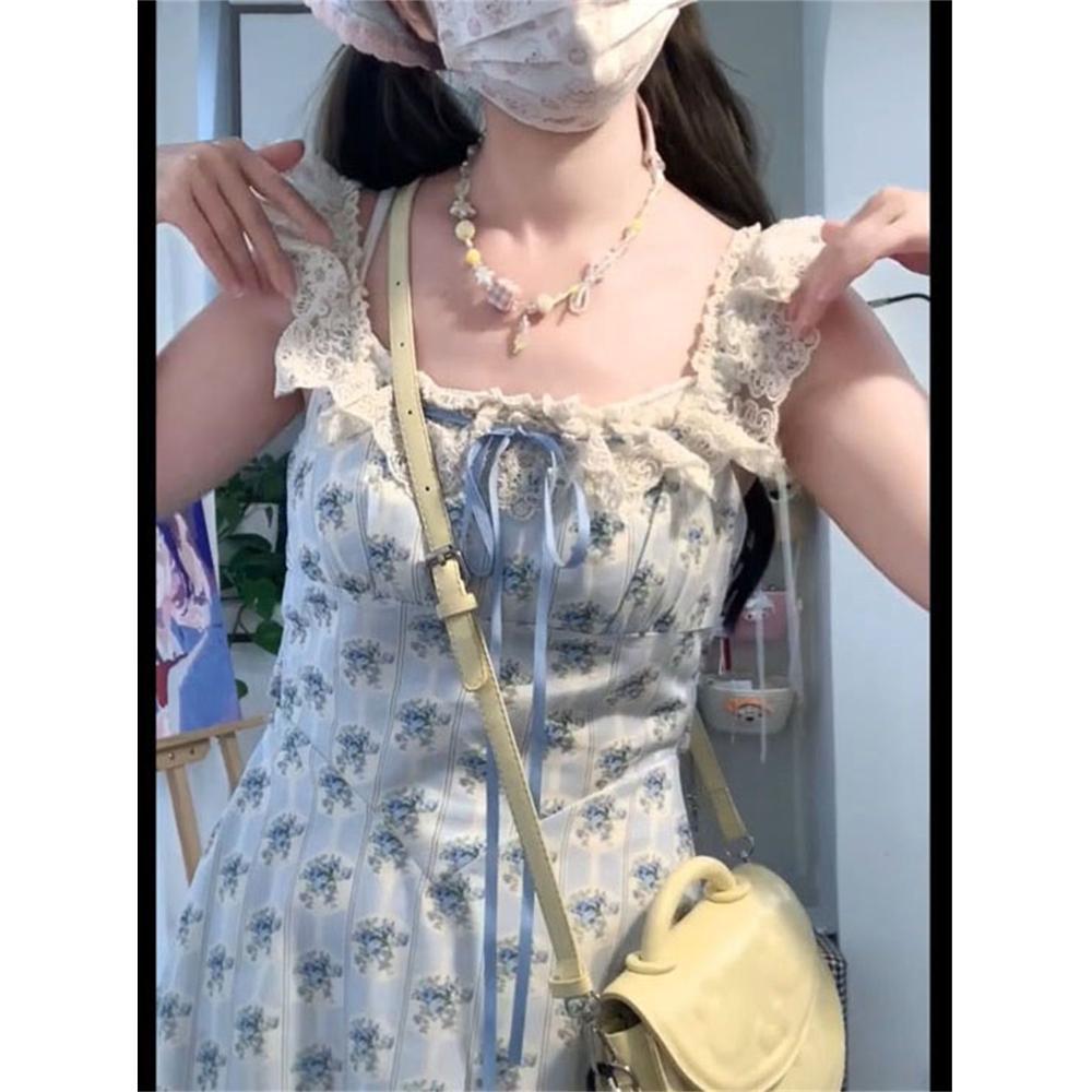 Blue lace suspender floral dress women's summer temperament is beautiful seaside vacation high-end wear suit long dress