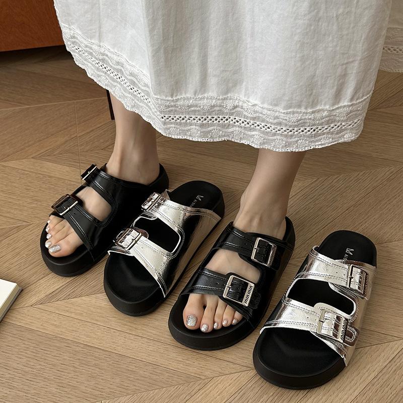 Thick-soled Cool Slippers for Women's Outer Wear 2025 Summer New Retro Heightening Shoes Soft-soled Non-slip Versatile Beach Shoes