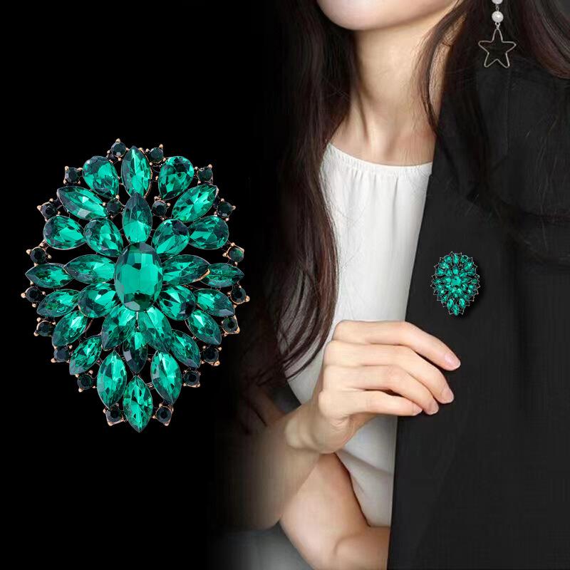 Fashion Rhinestone Crystal Flower Shape Brooches For Women Clothing Coat Jeweley Accessries Gifts