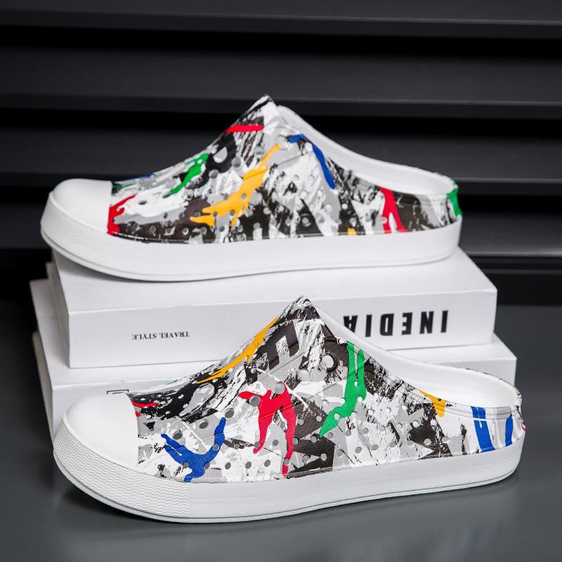 

Летние дырчатые туфли мужские парные с принтом повседневные пляжные полые с закрытым носком прохладные полушлепанцы на мягкой подошве дышащие нескользящие удобные 45