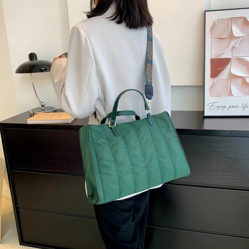 Luxus Marke Frauen Gepolsterte Große Kapazität Handtaschen Grün Große Totes Klassische Nylon Unten Baumwolle Schulter Tasche Büro Dame Shopper Tasche