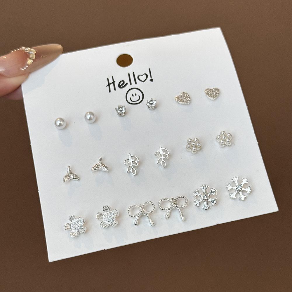 Korean Version of Niche One-week Stud Earrings Set Ins Cute and Small Alloy Electroplating Temperament Point Diamond Earrings