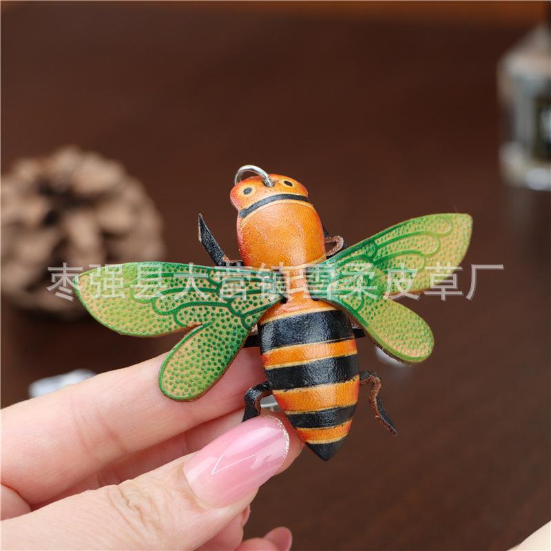 

First Layer Cowhide Bee Pendant Car Keychain Cute Bag Pendant Accessories Creative Birthday Gift Gift жёлтый