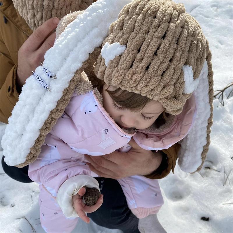 

Связанная вручную шапка-ушанка в виде скелета на Хэллоуин