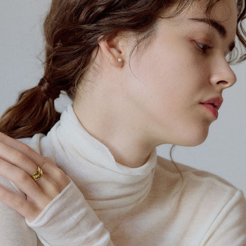 NORMALLEE [14K] Essentielle Perlenohrringe (4mm)