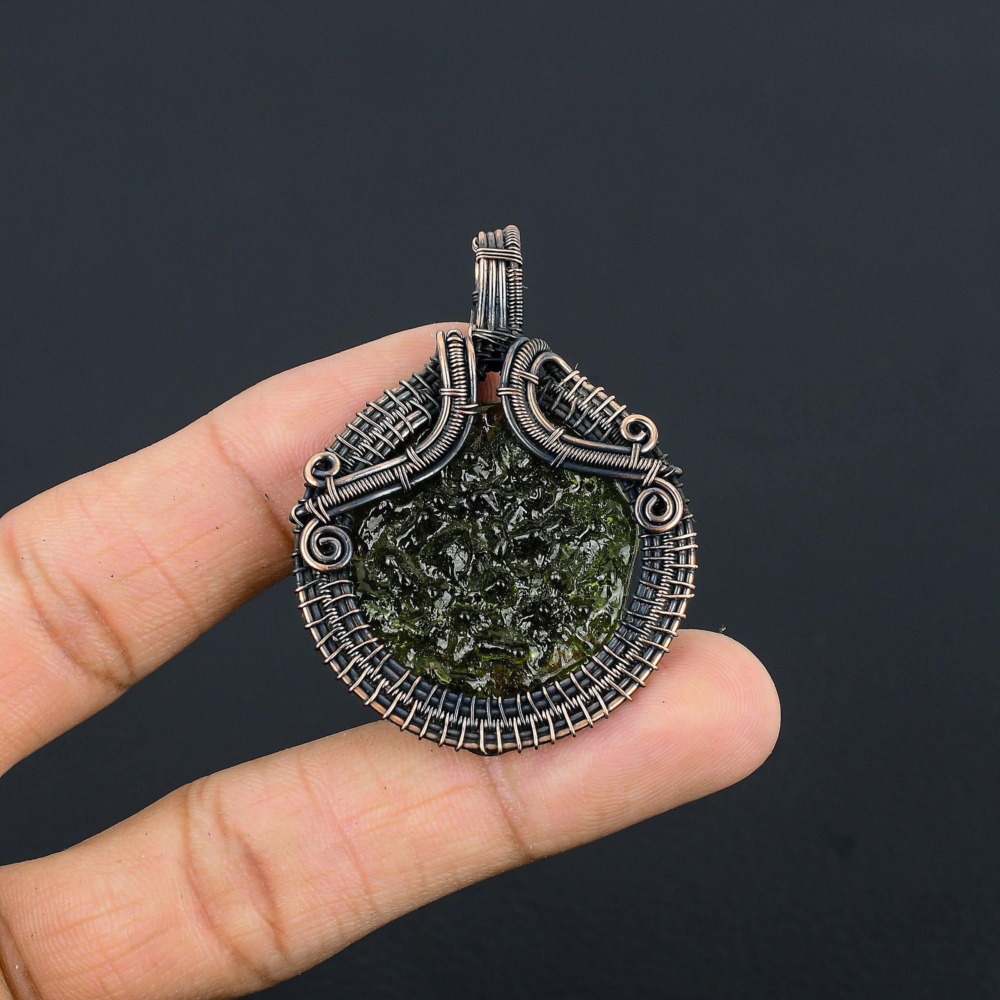 

Подвеска из молдавита, Ювелирное изделие, обернутое медной проволокой 999 пробы, Подвеска с драгоценным камнем, Подарок для нее, Изысканное ювелирное изделие ручной работы 2.55 Inches