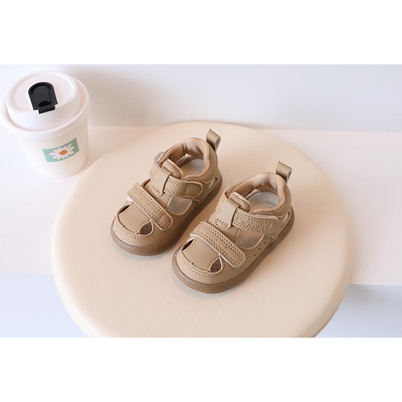 New summer closed-toe sandals for baby girls, versatile soft-soled anti-collision walking shoes