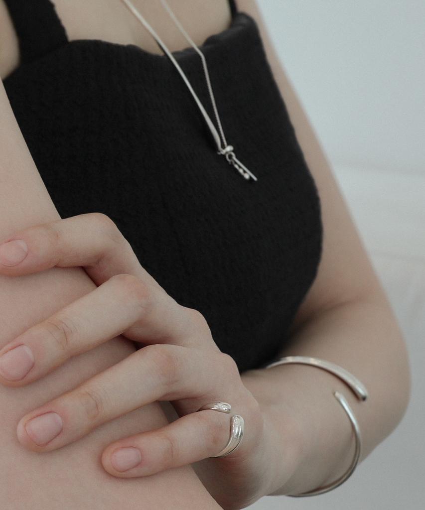 Suiove Flow Open Ring