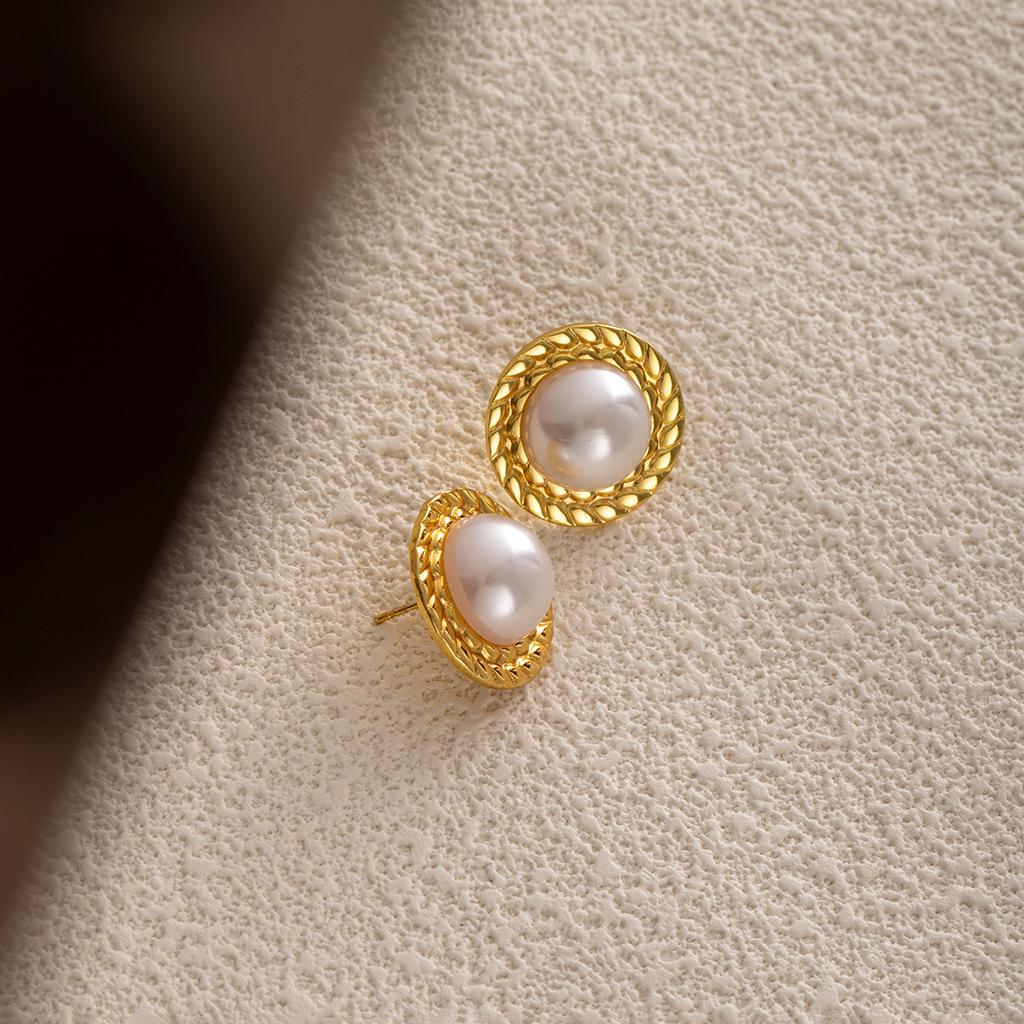 Metal Style Retro Pearl Earrings, High-End Sunflower Maple Leaf Stud Earrings, Niche Temperament Exaggerated Earrings