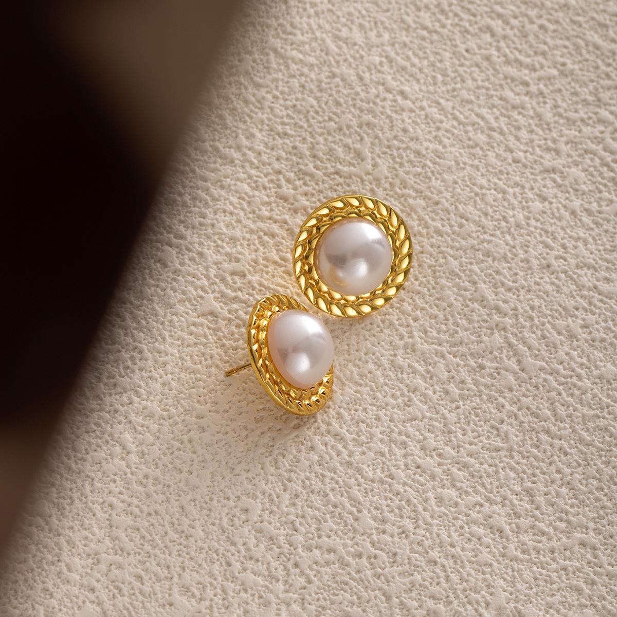 Metal Style Retro Pearl Earrings, High-End Sunflower Maple Leaf Stud Earrings, Niche Temperament Exaggerated Earrings