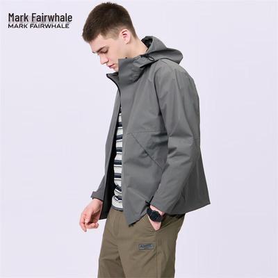 Winddichte Herrenjacke mit Kapuze