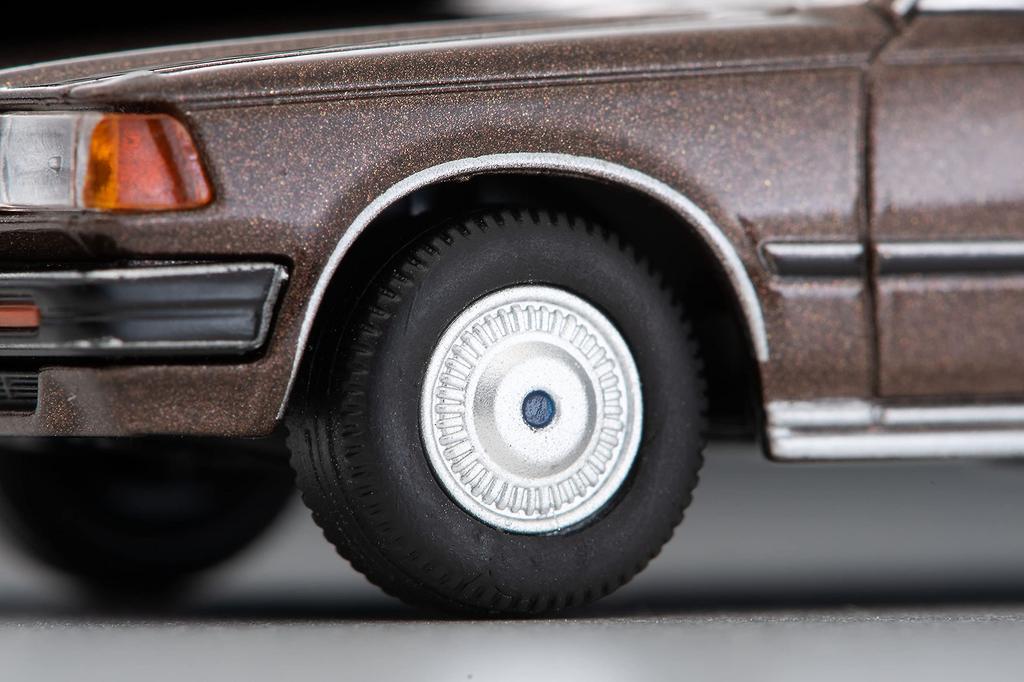 Tomica Limited Vintage Neo Nissan Gloria HT V20 Turbo SGL Brown Finished Product 316800 1/64 LV-N246a
