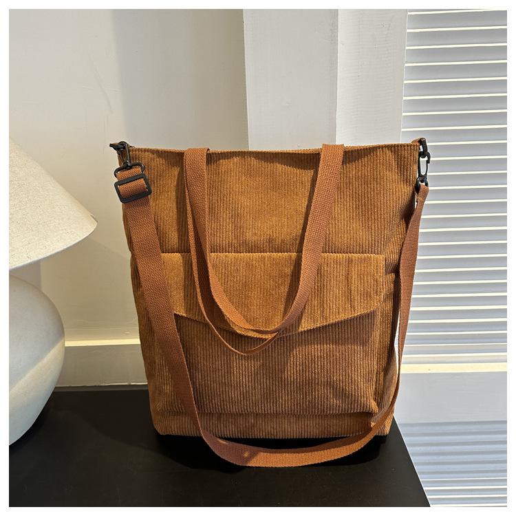 

Новая простая повседневная модная полосатая вельветовая сумка-мессенджер на плечо большой вместимости однотонная Bhutto коричневый