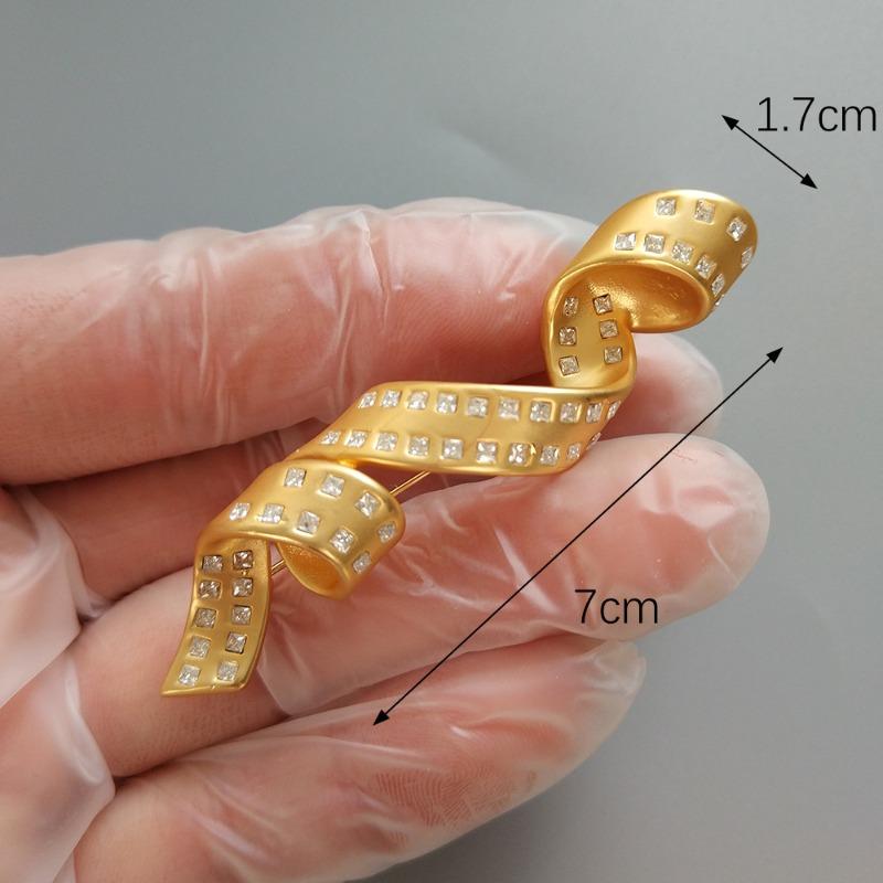 

French Retro Brass Spiral Brooch Light Luxury Small Fragrance Sweater Coat Accessories