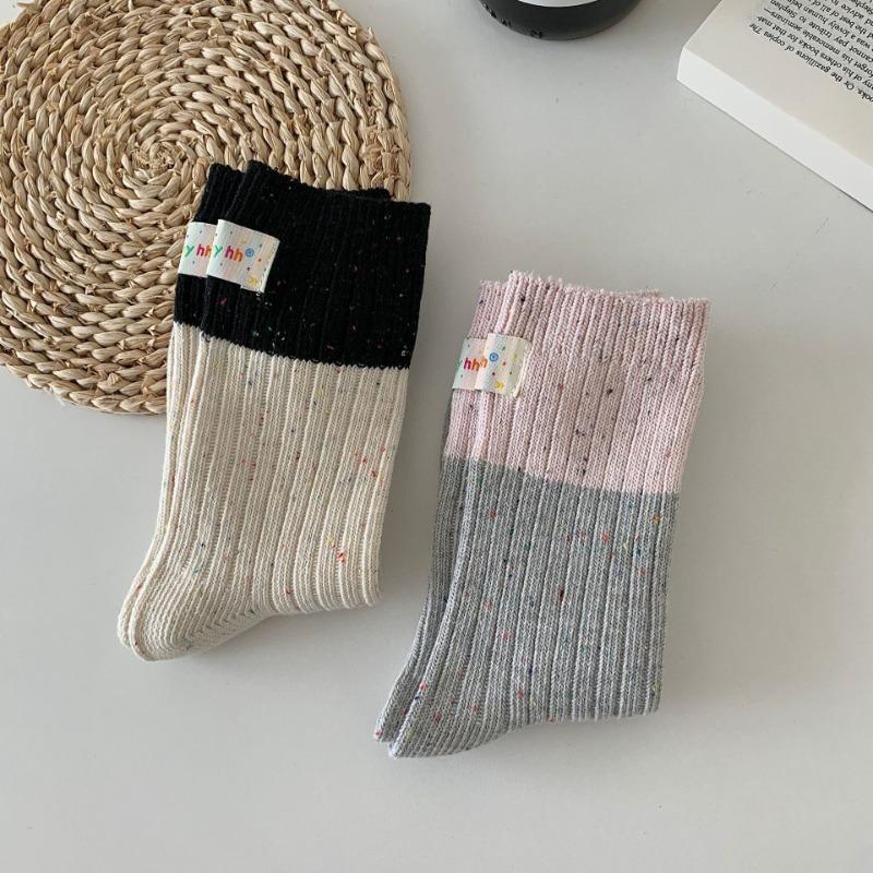 Farbblock-Absätze mit Stoffetiketten, Dicke Nadelstrümpfe, Gepunktete Mid-Calf-Frotteesocken, Damen- und Damen-Paarsocken