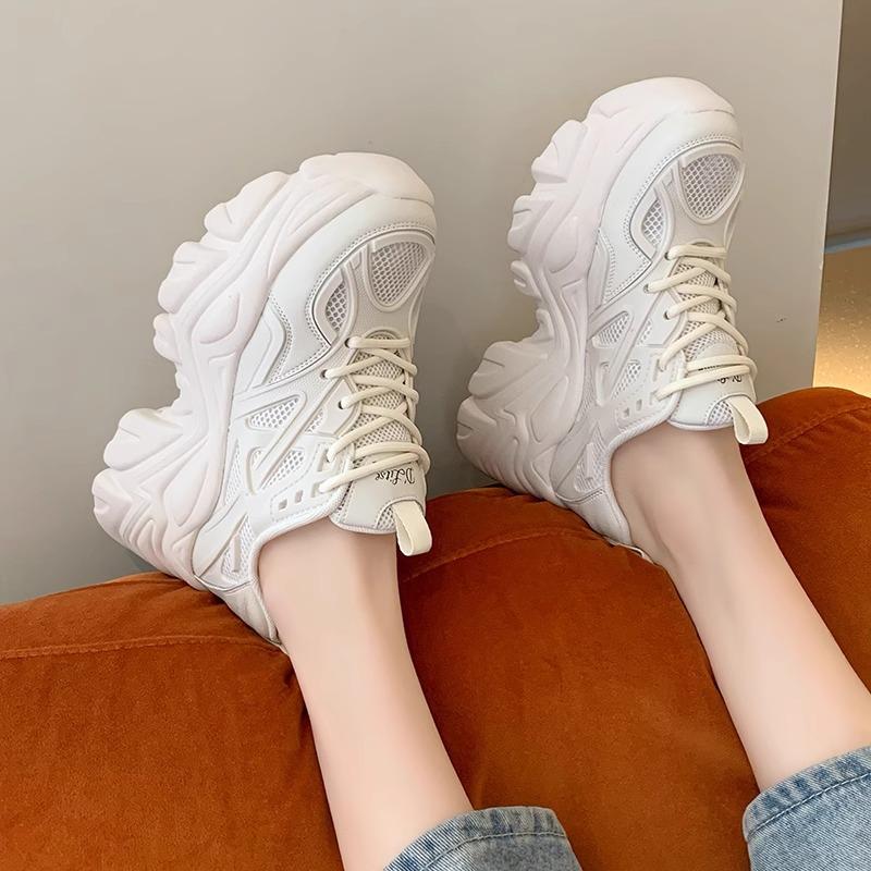 Europäische Station zeigt kleine Plateau-Dad-Schuhe, Damen Frühling und Herbst Muffin erhöht 2025 neue beliebte lässige Sportschuhe