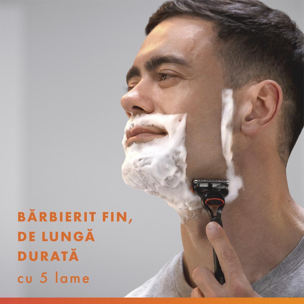 Gillette Fusion5 Men's Razor, 1 Razor Handle with 5-Blade Refills, Precision Trimmer, 5 Blades for a Close and Long-Lasting Shave