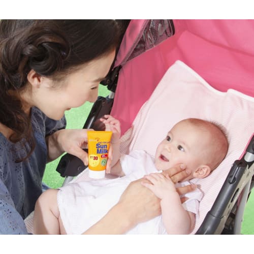 Baby Madonna Sun Milk 45g (62% organic UV cream) Suitable for newborns and sensitive skin. Washes off with soap.
