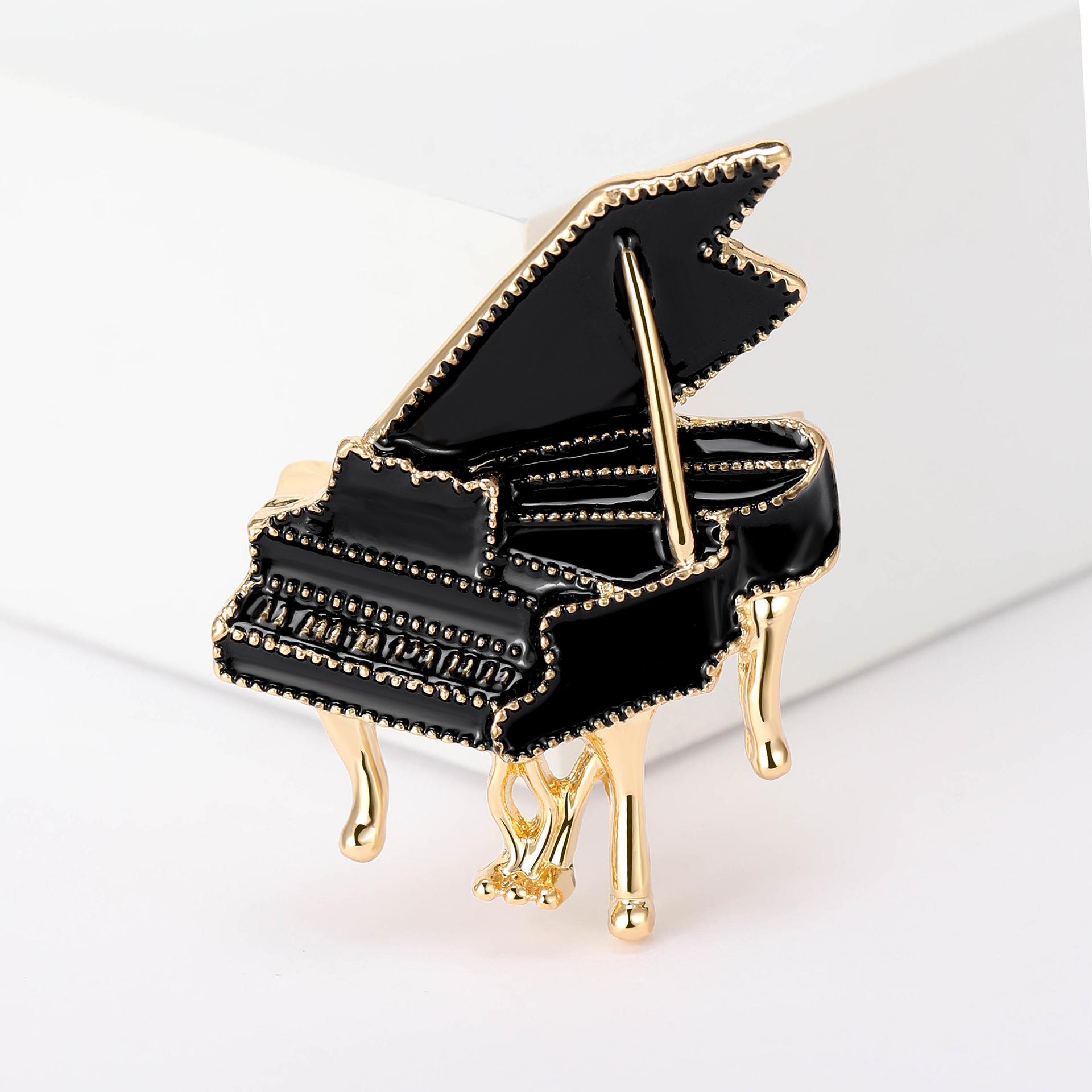 European-American Drip Glaze Enamel Piano Brooch - High-End Musical Instrument Pin чёрный