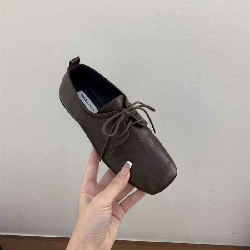 

Британский стиль ретро женские туфли на мягкой подошве с одним ремешком женские 2025 осень новые французские черные на шнуровке с квадратным носком лоферы 40 коричневый