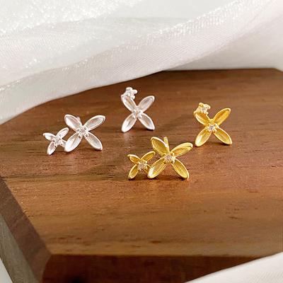 Asymmetrical Temperament, Flower Earrings, Women's Temperament, Elegant and Versatile Light Luxury Earrings