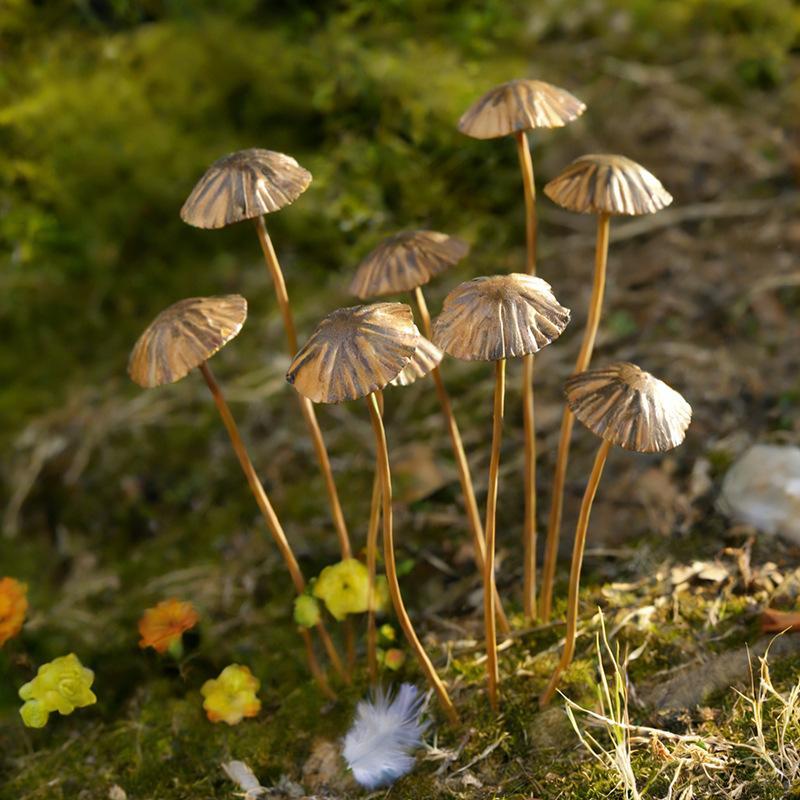 1Pcs Metal Mushroom Garden Stakes Retro Rusty Mushroom Plaque Garden For Yard Patio Lawn Outdoor Decor