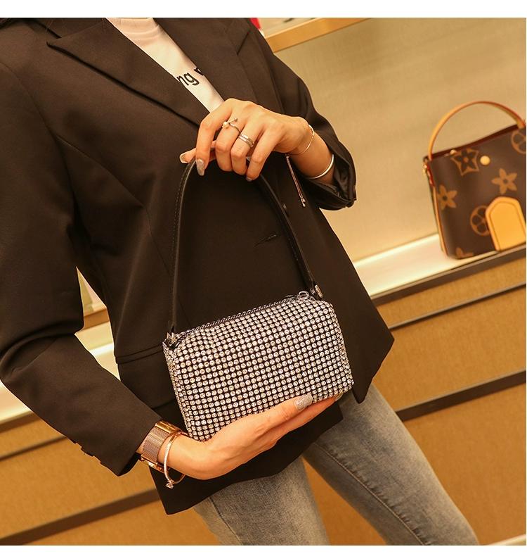 Сумка с блестящими бриллиантами — фото 12