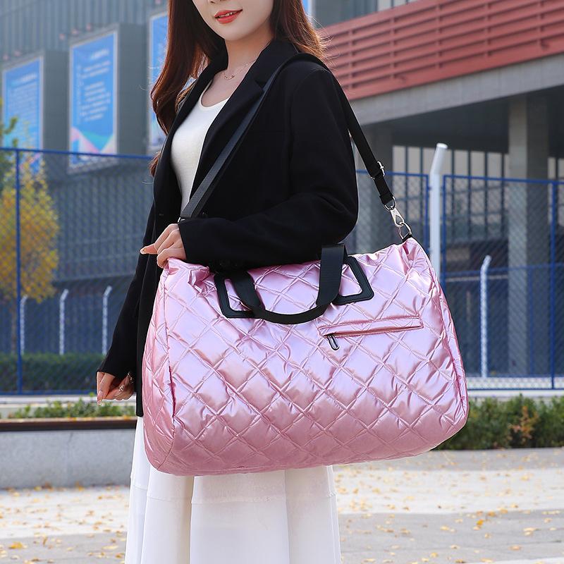 Large-capacity travel bag pearlescent dry and wet separation sports fitness bag business trip waterproof handbag explosion
