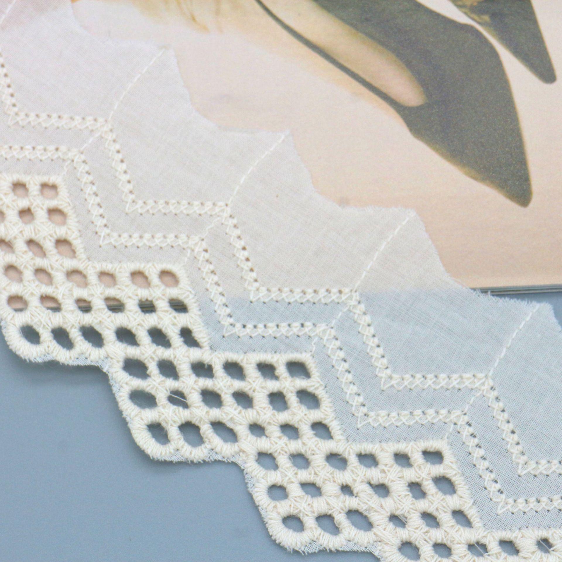 9088 Гребенчатая хлопчатобумажная ткань Хлопчатобумажная нить Вышивка Кружево Книга Белая Крупная волна Хлопчатобумажная ткань Штрих-код Кружево Кружевные аксессуары HM2682