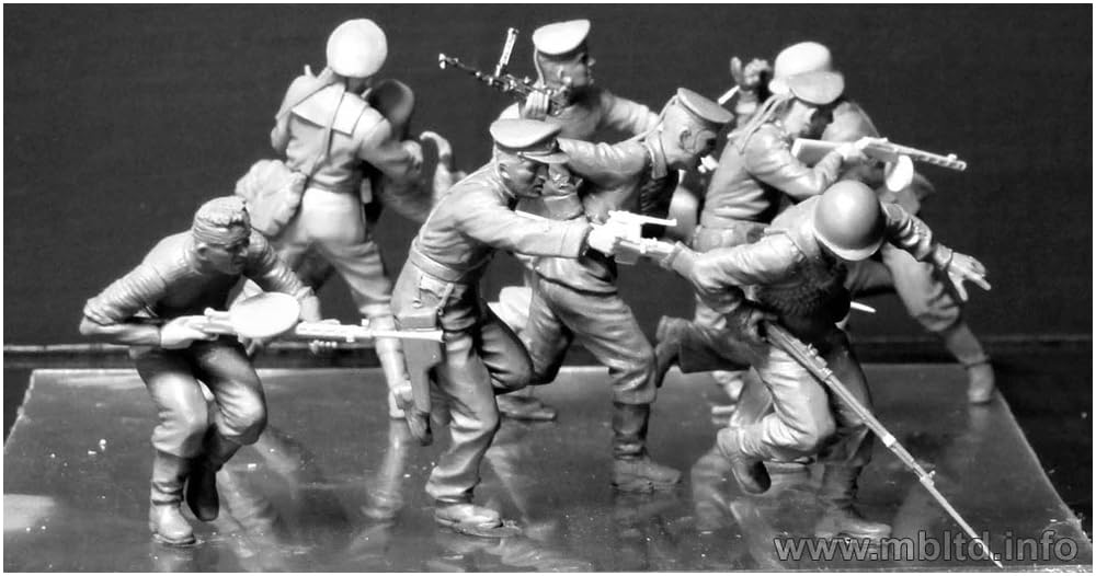 Master Box 1/35 Scale Russian Soviet Marine Corps Attack Scene (5-Piece Set), 1941-42, Eastern Front Series No. 3, Plastic Model Kit MB35153
