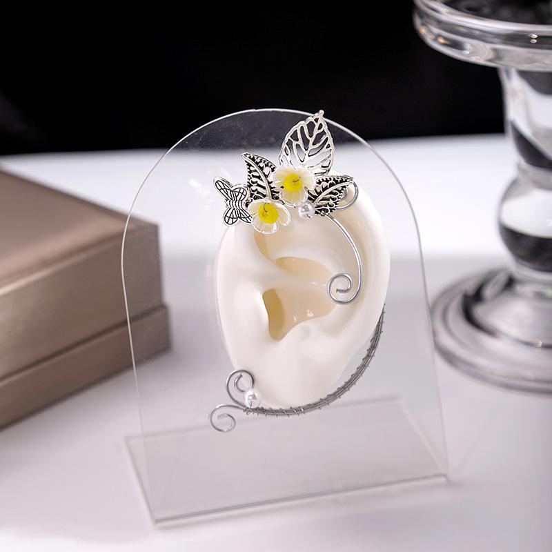 Retro Floral Pearl Ear Cuff with Y2K Style - Non-Piercing, Trendy, and Unique Design.