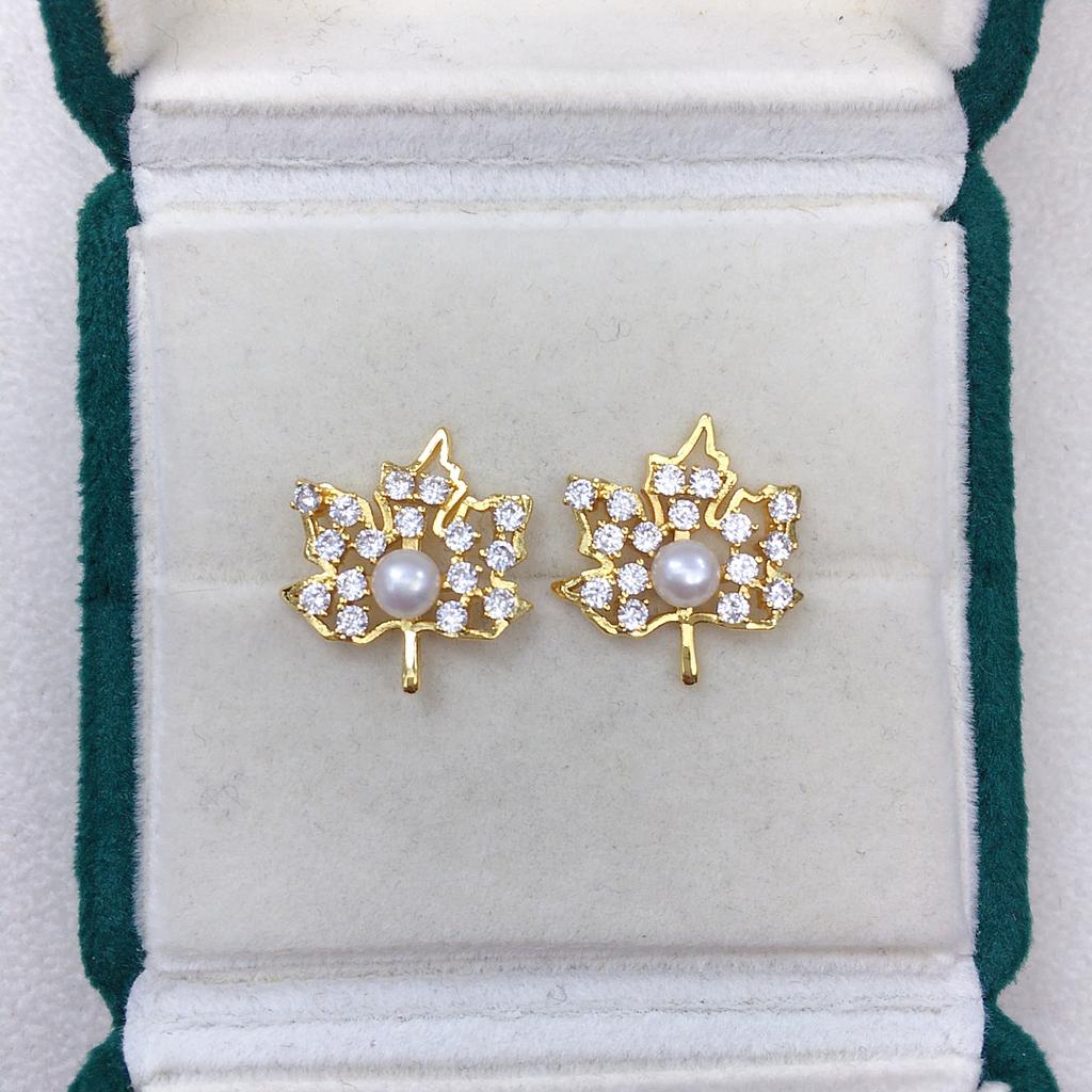 Pearl Earrings Hollow Maple Leaf Micro Inlaid Zircon Natural Freshwater Pearl Earrings Fashionable and Exquisite Jewelry
