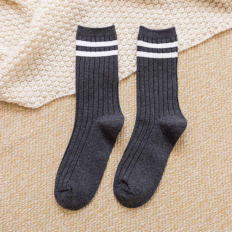 Neue koreanische japanische Art Damen Socken Lockere Socken Schulmädchen Harajuku Einfarbige Nadelstrick Gestreifte Lässige Baumwollsocken
