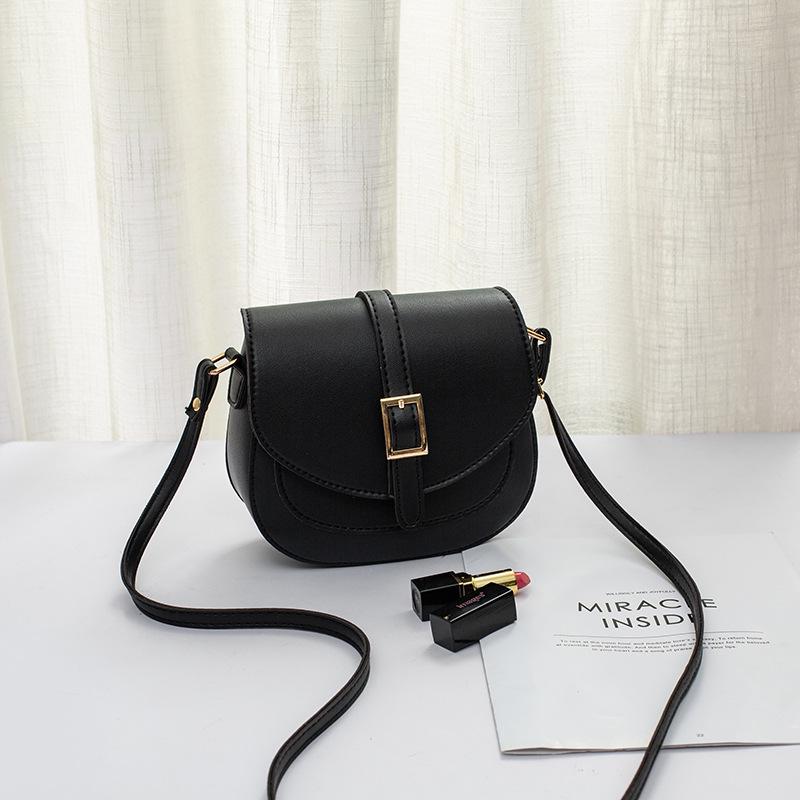 

Women s Saddle Crossbody Bag - 2026 Fashion Trend, Korean Style, Small Shoulder Bag for Phone and Coins чорний