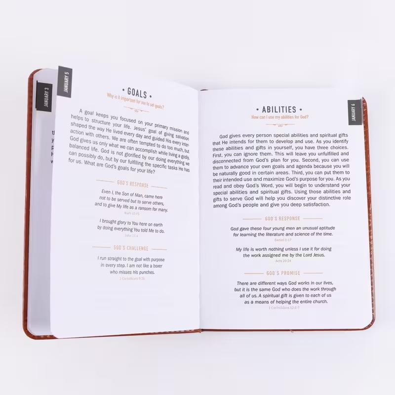 Un Minuto con Dio per gli Uomini: Libro di Devozioni Quotidiane 365 Lettura Biblica Quotidiana e Planner di Preghiera Con 365 Spunti Regalo Cristiano