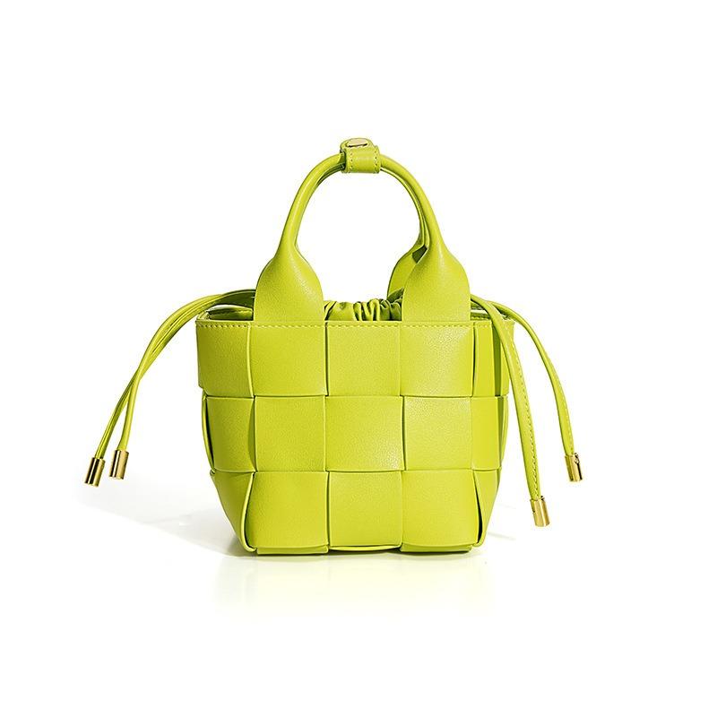 

Кожаная плетеная портативная сумка-корзина для овощей, новая сумка-ведро, клетчатая трендовая сумка, сумка через плечо, женская