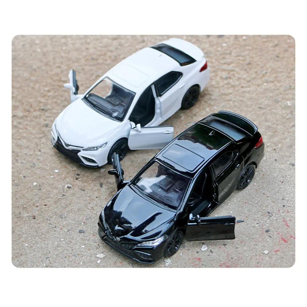 1/36 TOYOTA Camry XSE Alloy Car Model Diecasts Metal Vehicles Car Model Simulation Miniature Scale Collection Childrens Toy Gift