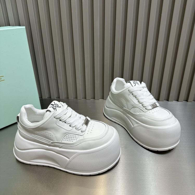 Soft leather thick-soled heightening casual board shoes 2025 spring new round head soft-soled versatile lace-up with skirt little white shoes