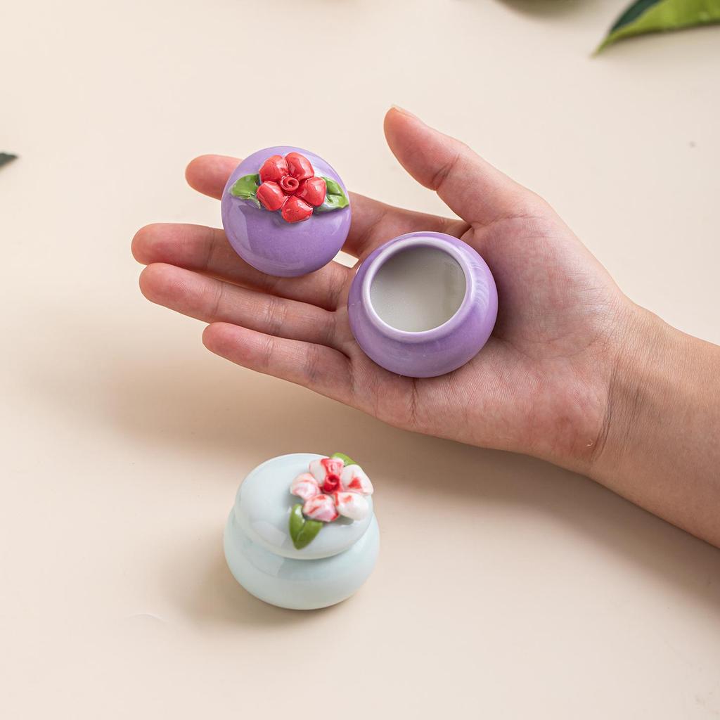 Exquisite Handmade Ancient-Style Solid Perfume Gift Box with Pinched Floral Design