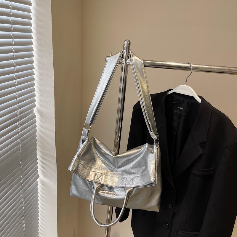 Large capacity portable commuter bag women's new fashion tote bag versatile shoulder messenger bag