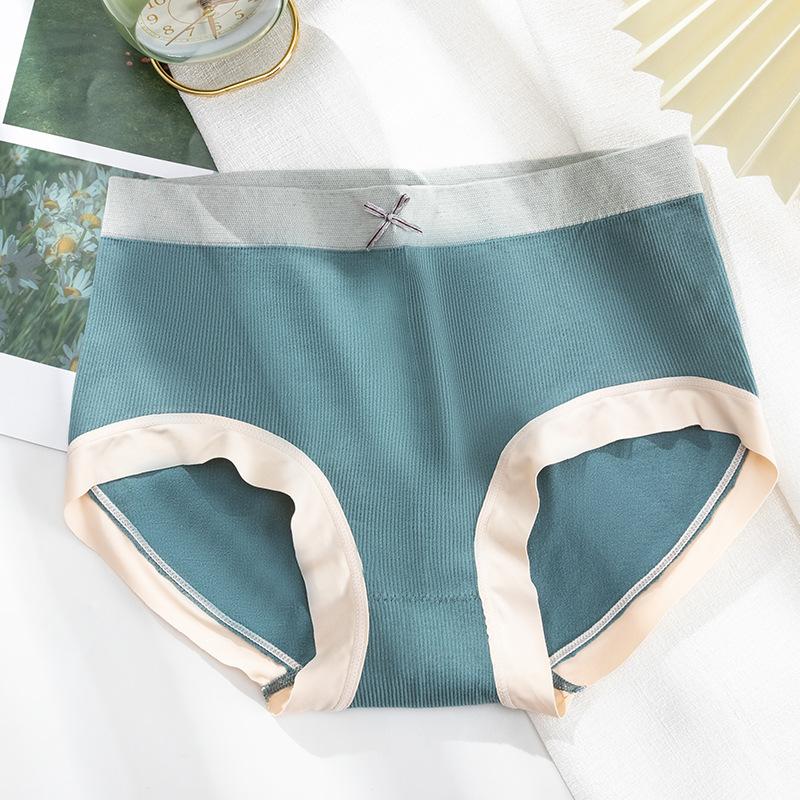 

Женские бесшовные трусики плюс брифы average size (90-70 kg)