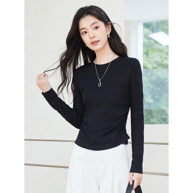 La Chapelle Women's Long-Sleeve Slim-Fit Ruched Crewneck T-Shirt